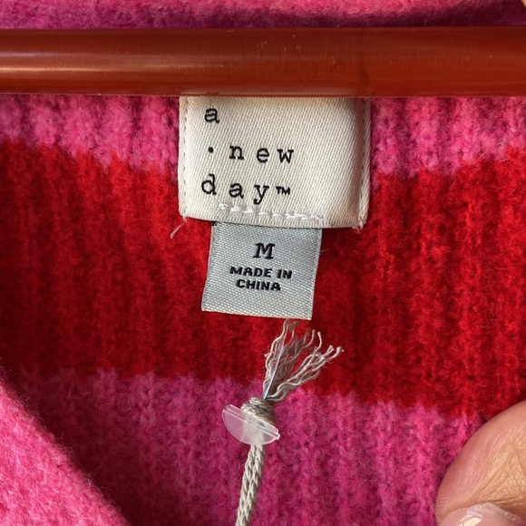 A new day pink heart striped cardigan - Picture 4 of 7